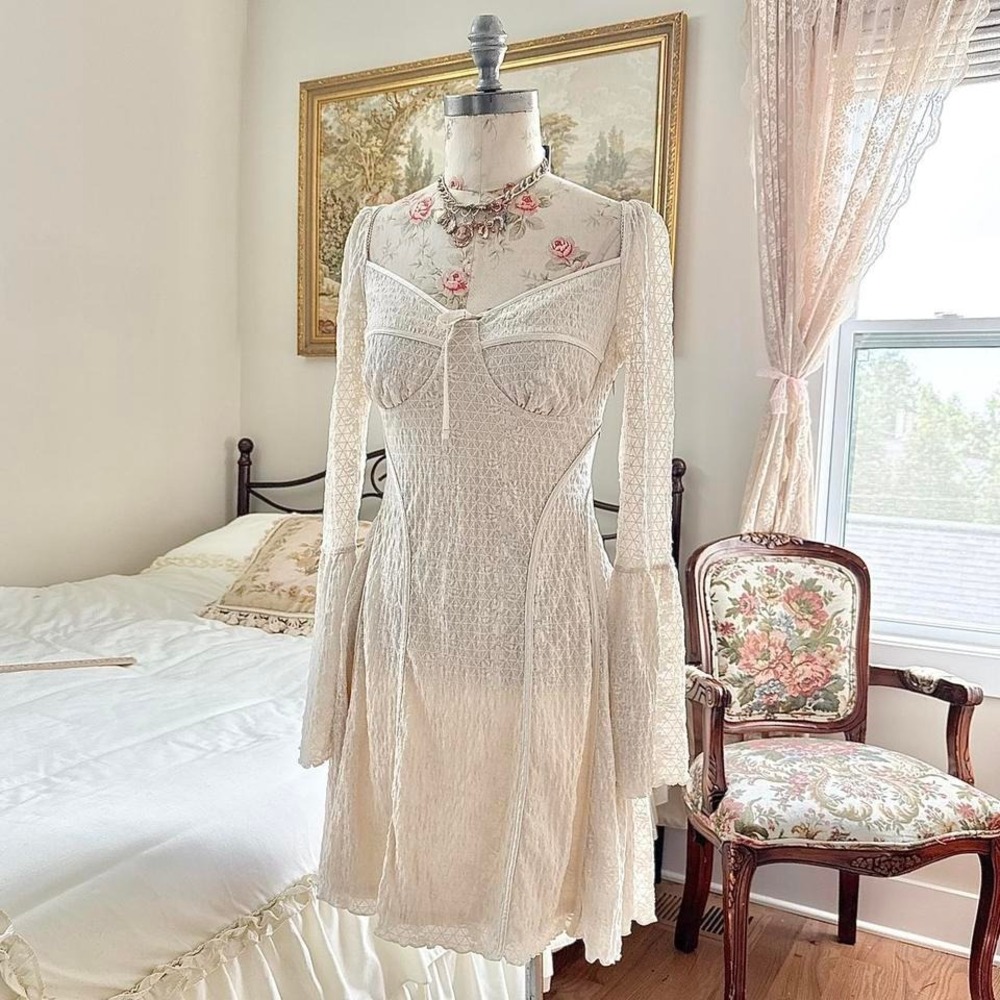 cream lace fairy mini dress  forever‎ 21 cream lace mini dress size small